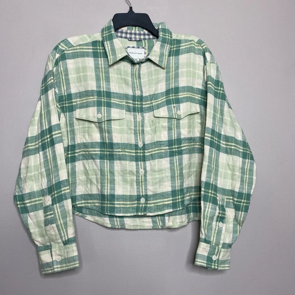 American Eagle Women Size M Button Up Shirt Flannel Cropped Green Cream Plaid - Picture 1 of 16